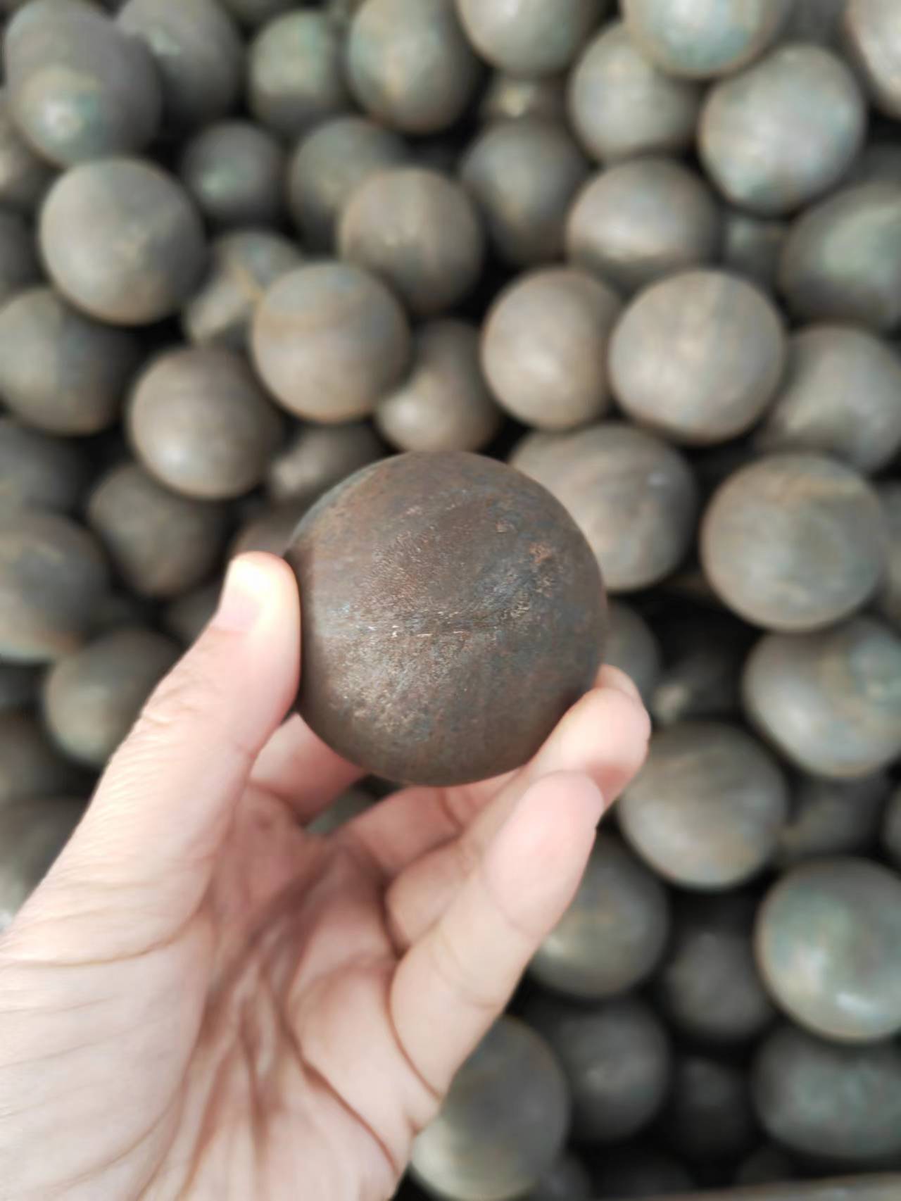 ​Forged Grinding Media Balls Vs Cast Iron Grinding Balls: How To Overcome High Media Wear Rates in Abrasive Quartz Circuits